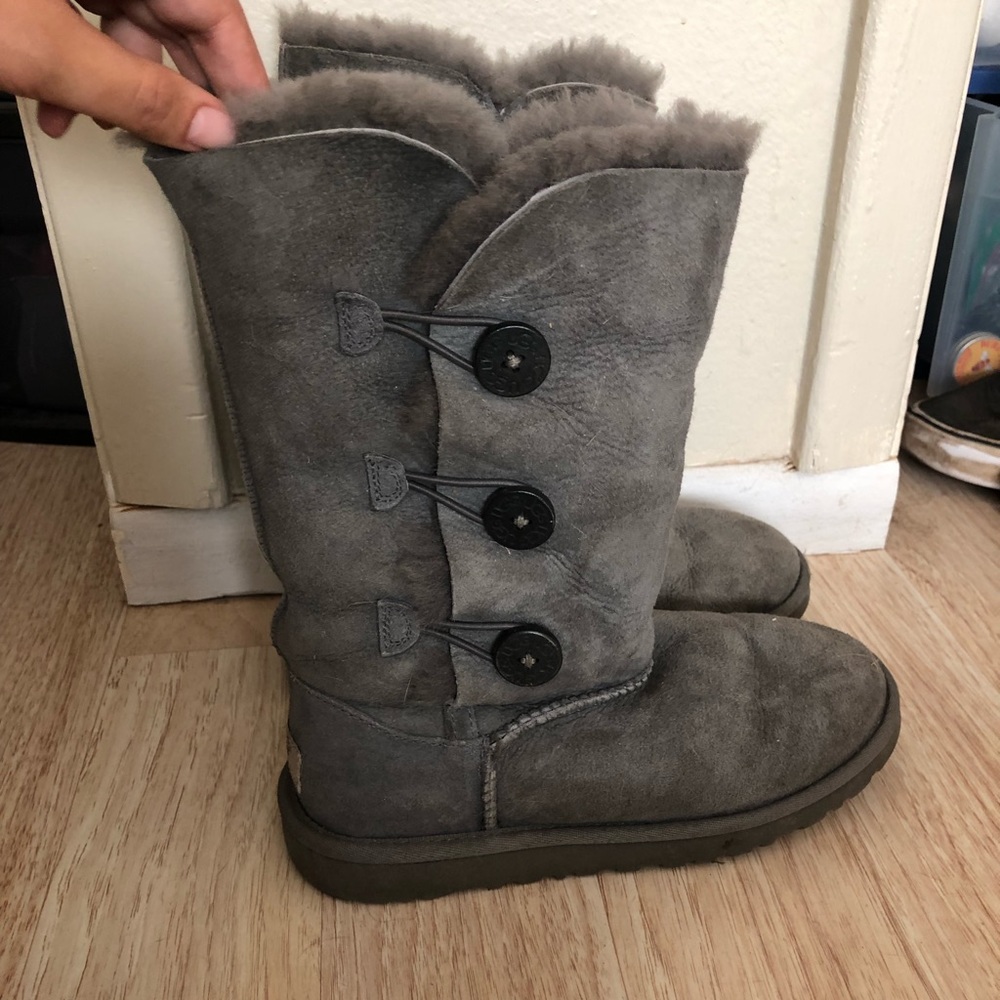 Grey Uggs - image 3